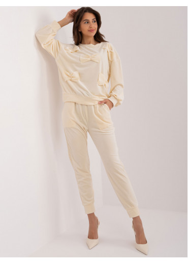 Smotanovo biela tepláková súprava