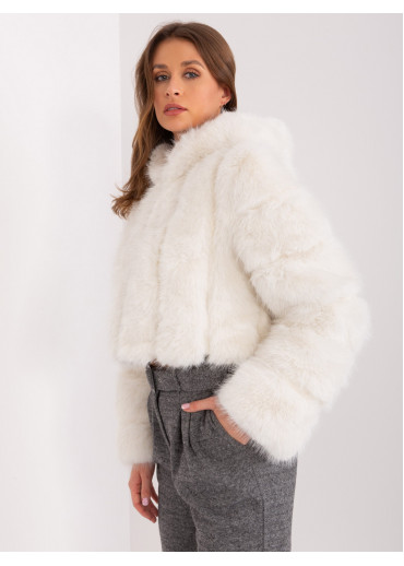 Smotanovo biela krátka bunda