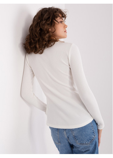 Smotanovo biele tričko s dlhým rukávom