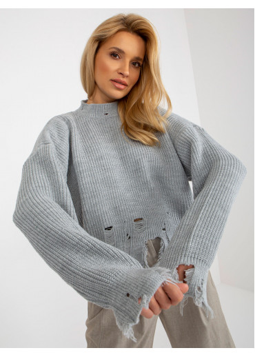 Sivý potrhaný sveter