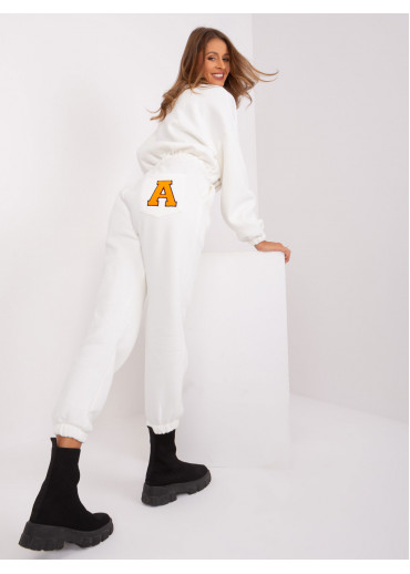 Smotanovo biela tepláková súprava