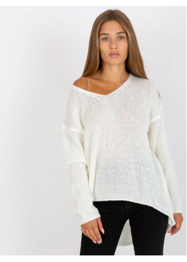 Smotanovo biely pulóver