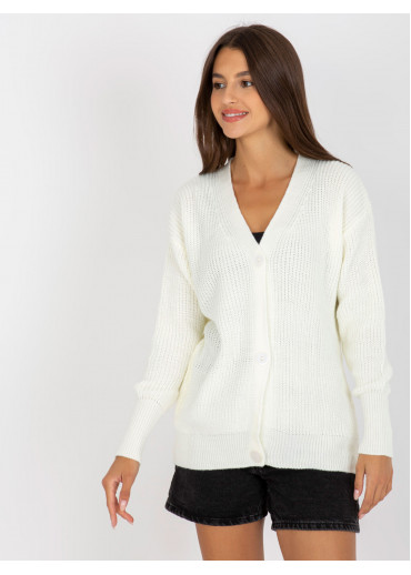 Smotanovo biely sveter