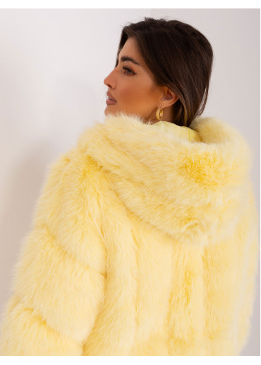 Vanilkovo žltá kožušinová bunda