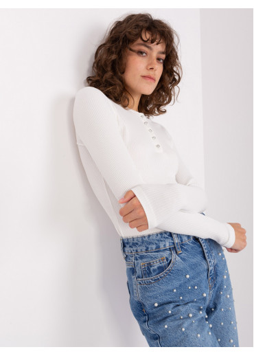 Smotanovo biele tričko s dlhým rukávom