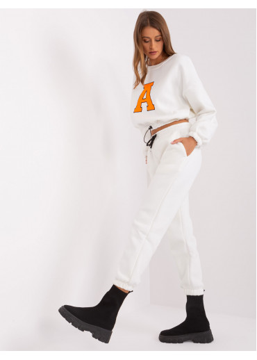 Smotanovo biela tepláková súprava