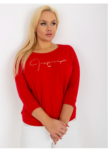 Červené tričko s nápisom