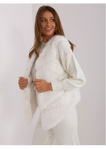 Smotanovo biela kožušinová vesta