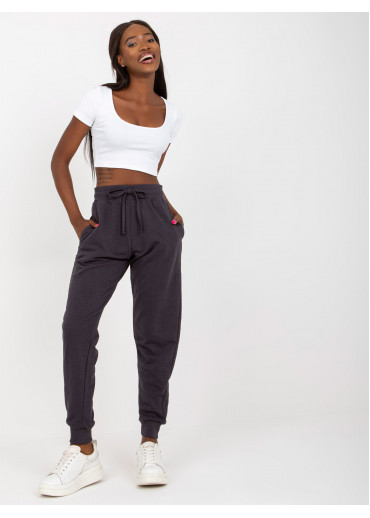 Grafitovo sivé tepláky