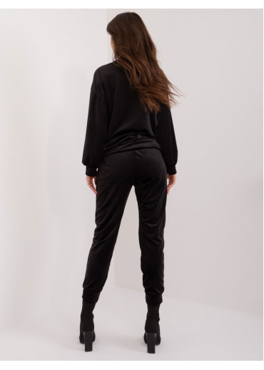 Čierna tepláková súprava