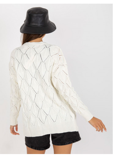 Smotanovo biely sveter