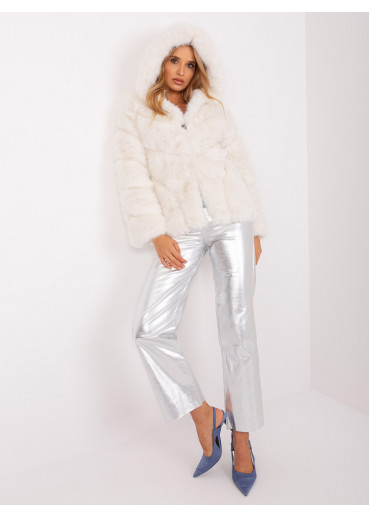 Smotanovo biela kožušinová bunda