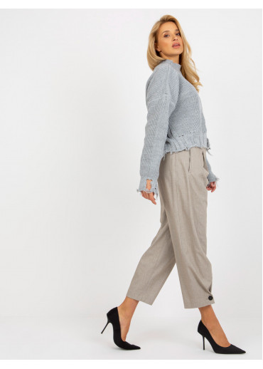 Sivý potrhaný sveter