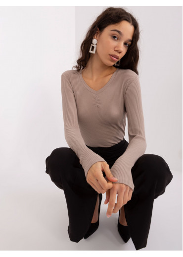 Kapučínovo hnedé tričko s dlhým rukávom