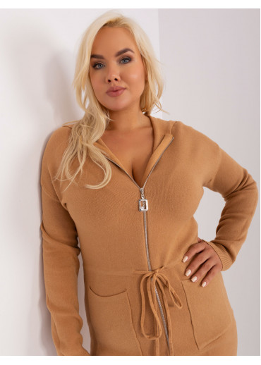 Hnedý sveter s kapucňou