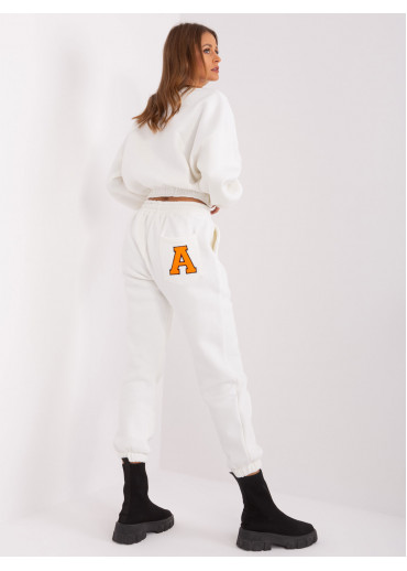 Smotanovo biela tepláková súprava