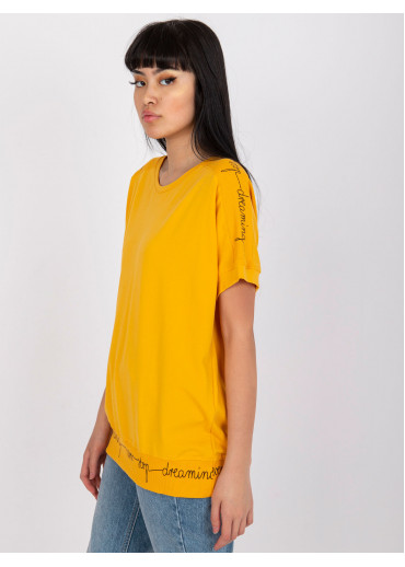 Žlté tričko s nápisom