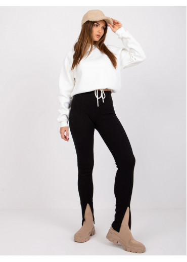 Smotanovo biela mikina s kapucňou