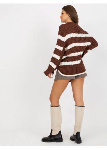 Hnedý pletený sveter