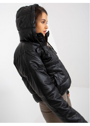 Čierna krátka prešívaná bunda