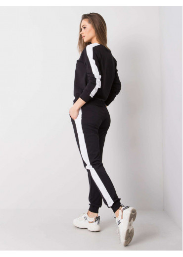 Čierna tepláková súprava