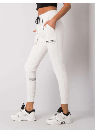 Smotanovo biele tepláky