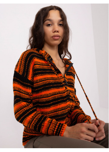 Oranžový sveter s kapucňou