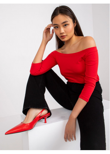 Červené bavlnené tričko