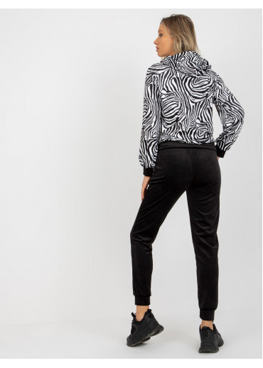 Čierna tepláková súprava