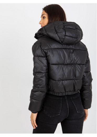 Čierna krátka prešívaná bunda