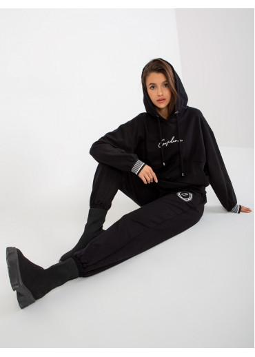 Čierna tepláková súprava