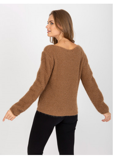 Hnedý pulóver