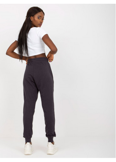 Grafitovo sivé tepláky