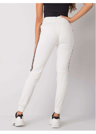 Smotanovo biele tepláky