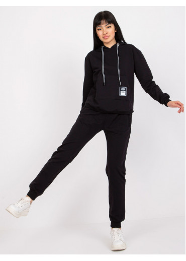 Čierna tepláková súprava