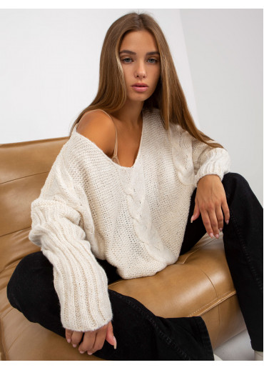 Smotanovo biely pulóver