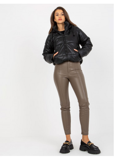 Čierna krátka prešívaná bunda