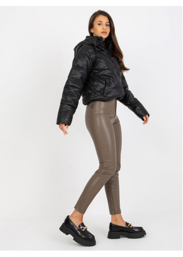 Čierna krátka prešívaná bunda