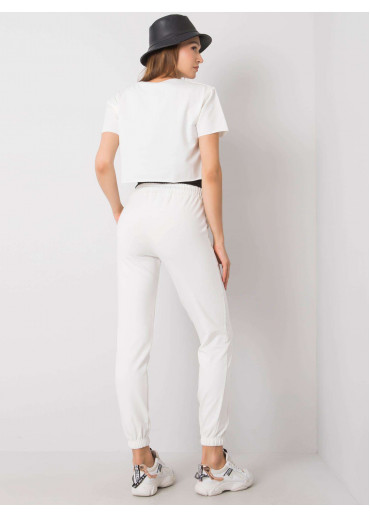 Smotanovo biela tepláková súprava