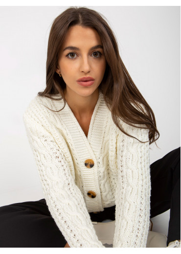 Smotanovo biely sveter