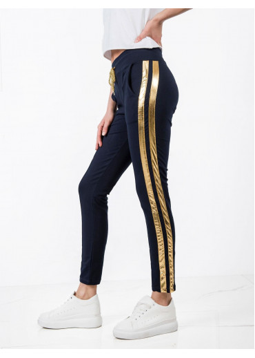 Tmavomodré tepláky s lampasmi