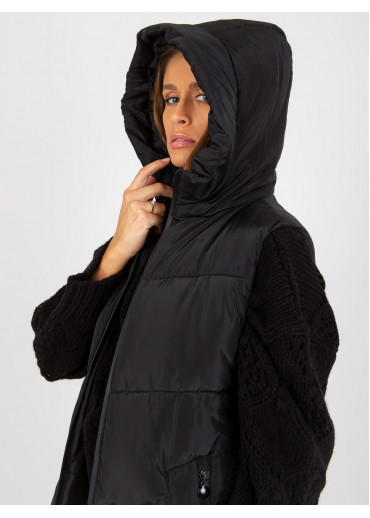 Čierna dlhá prešívaná vesta