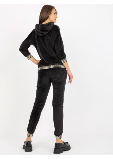 Čierna tepláková súprava