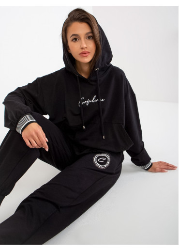 Čierna tepláková súprava