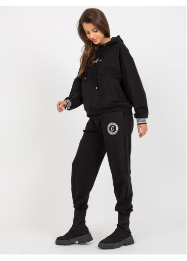 Čierna tepláková súprava