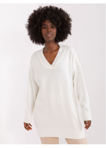 Smotanovo biely sveter