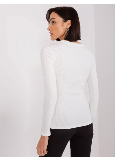 Smotanovo biele tričko s dlhým rukávom