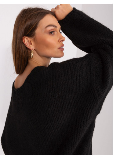 Čierny pletený pulóver