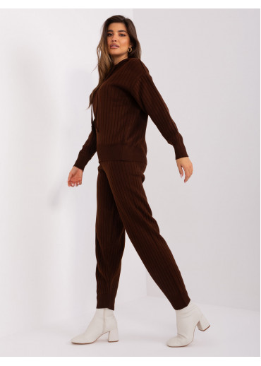 Hnedý teplákový komplet