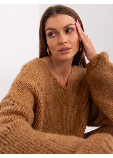 Hnedý pletený pulóver